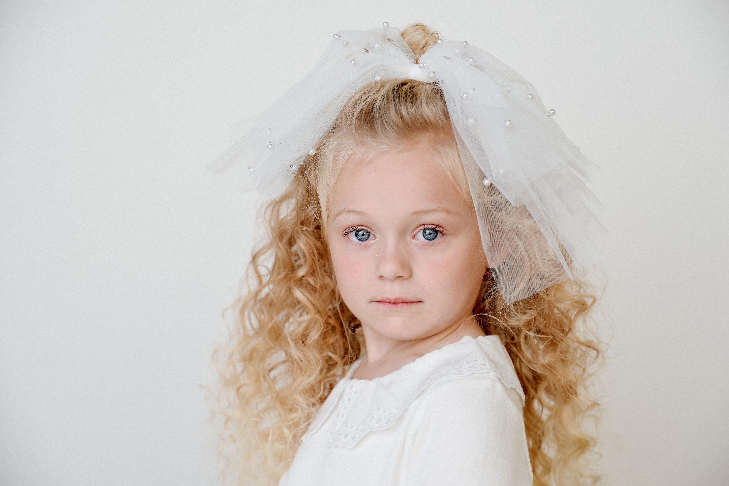 DOLLY® PEARL TULLE TIERED HAIR BOW 4 colors ⚪