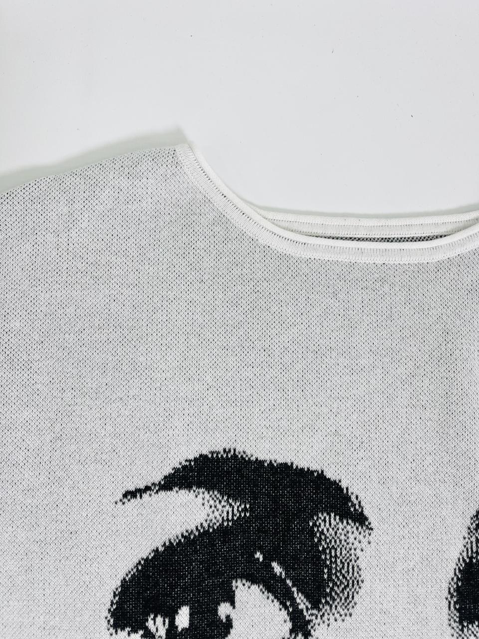 DOLLY Face Dorothy White Black Sweater