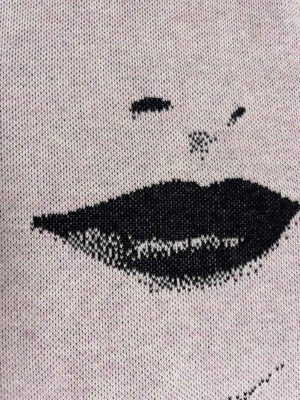 DOLLY Face Dorothy Balletpink Black Sweater
