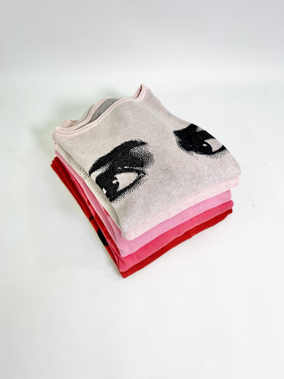 DOLLY Face Dorothy Balletpink Black Sweater