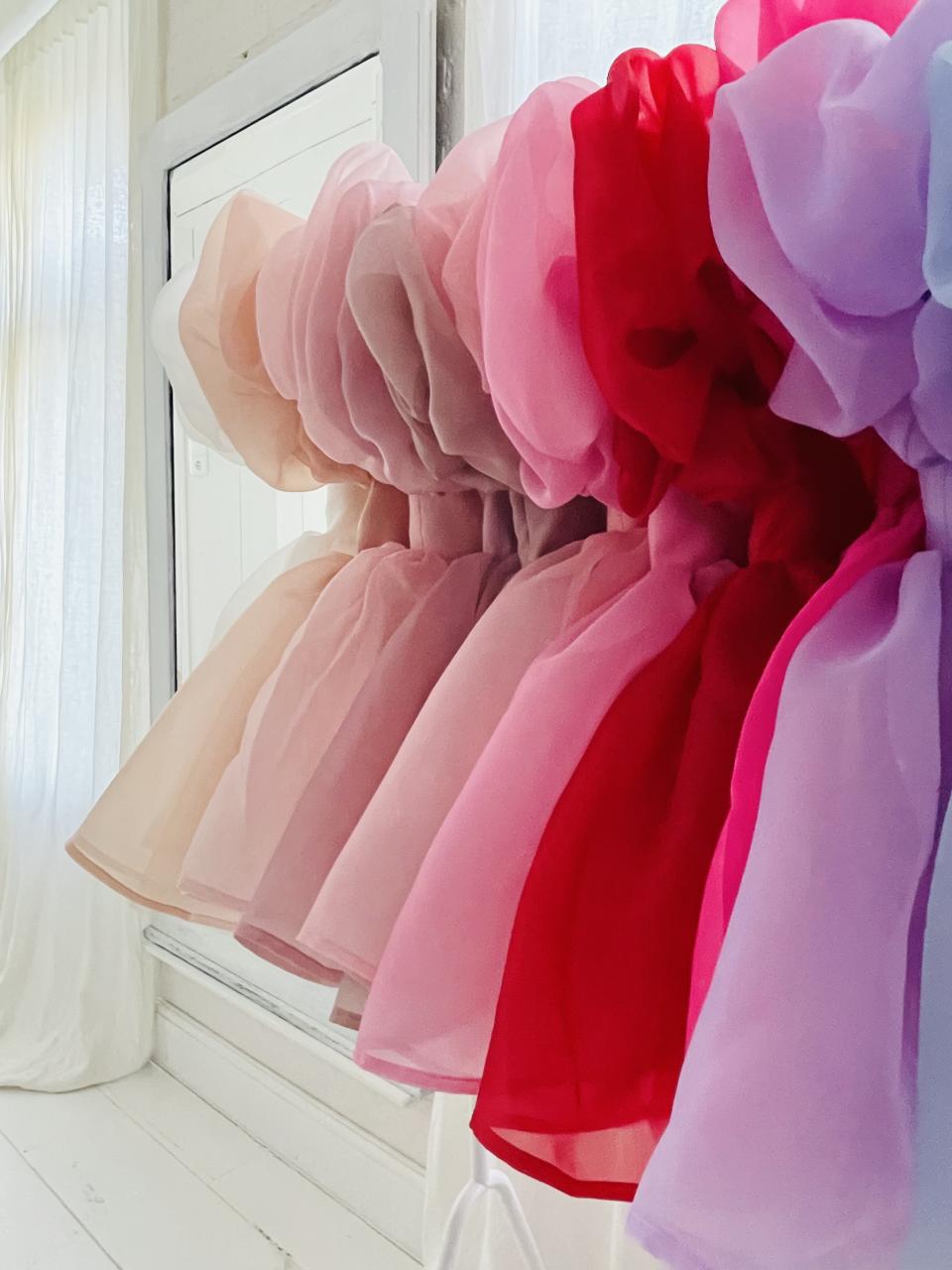 DOLLY V-BACK PUFF SLEEVE ORGANZA TUTU DRESS red