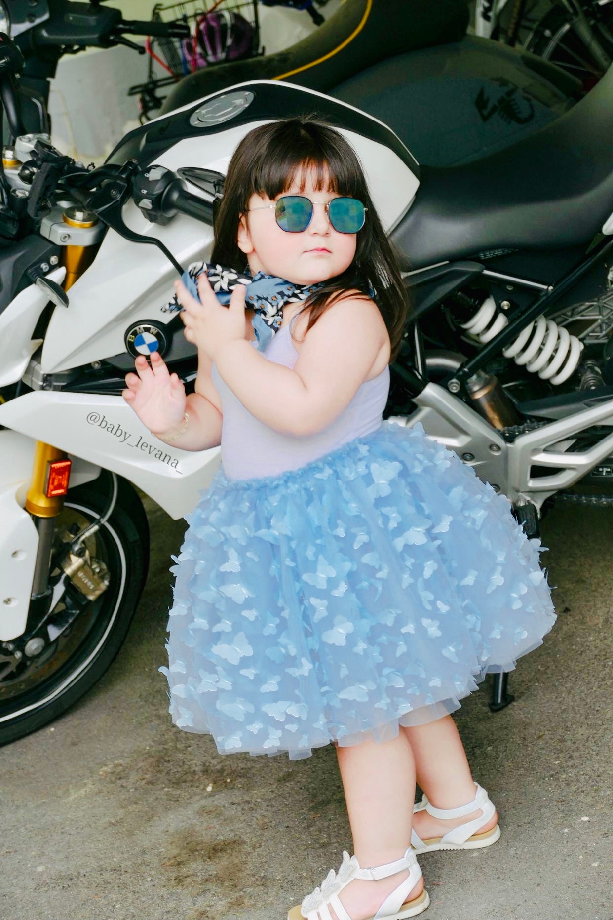 DOLLY by Le Petit Tom ® FALDA DE TUTÚ CON MARIPOSAS POR TODAS PARTES azul claro