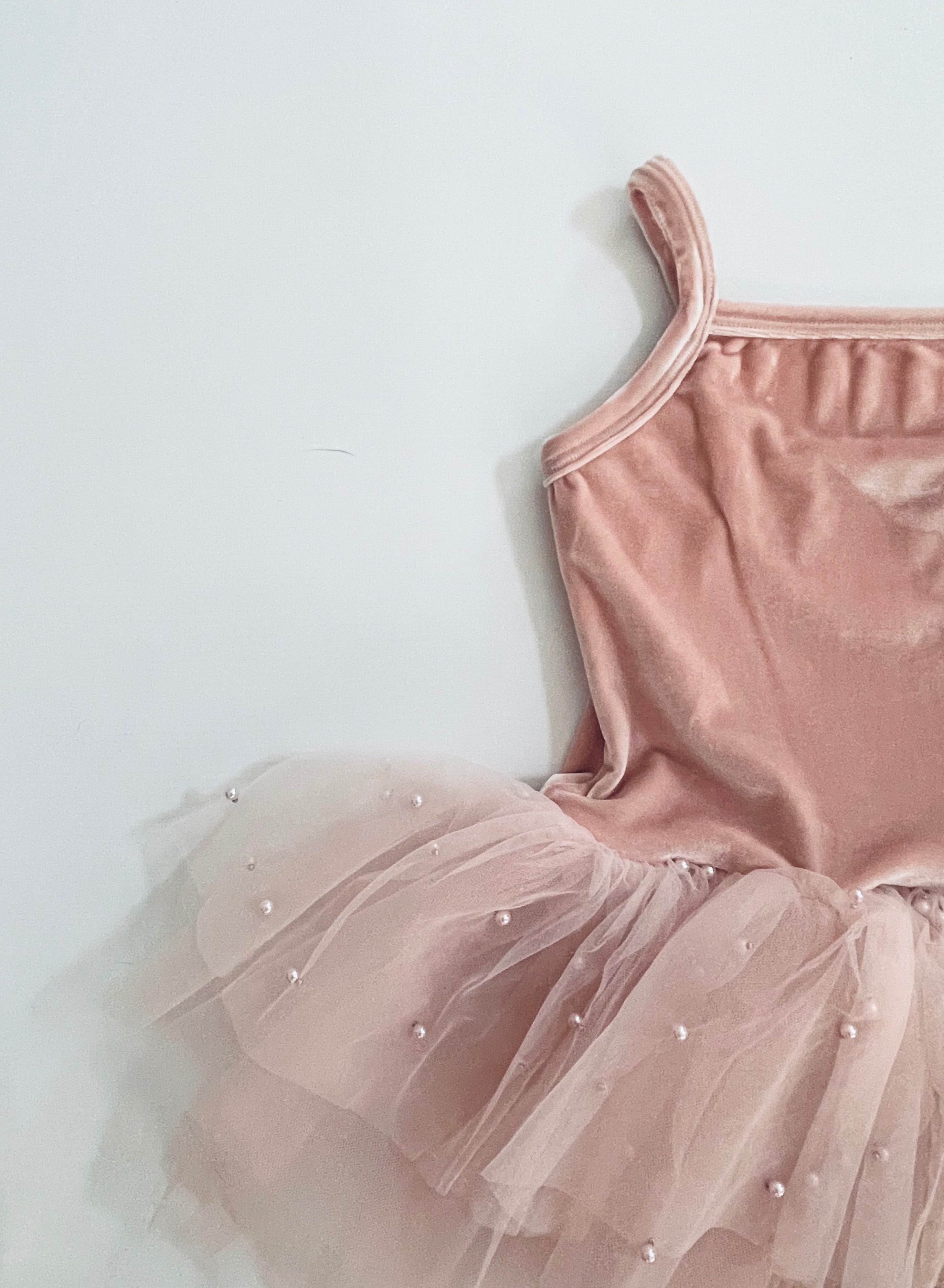 DOLLY® VELVET LEOTARD ROMPER WITH PEARL TULLE dollypink ⚪