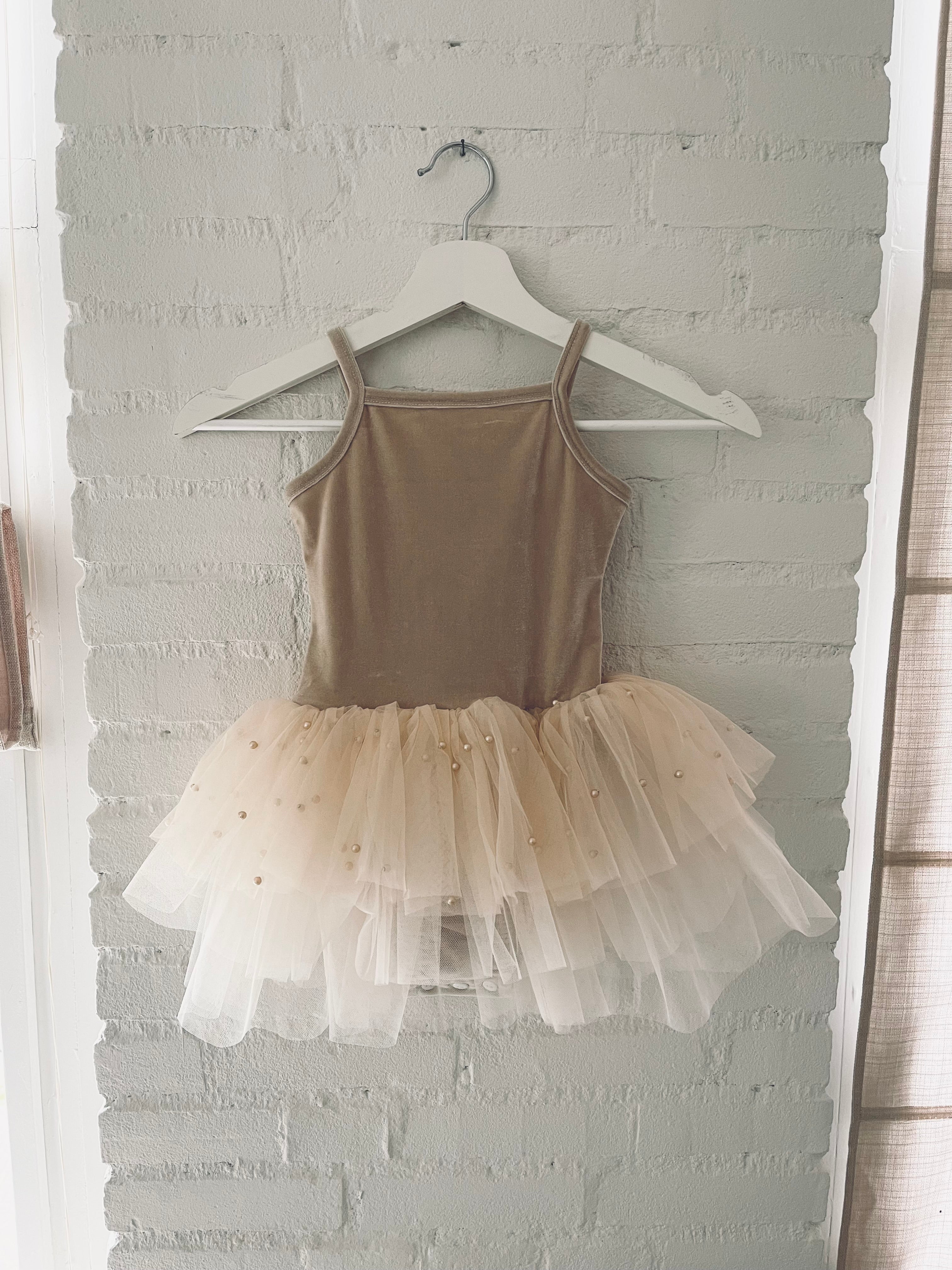 DOLLY® VELVET LEOTARD ROMPER WITH PEARL TULLE cream ⚪