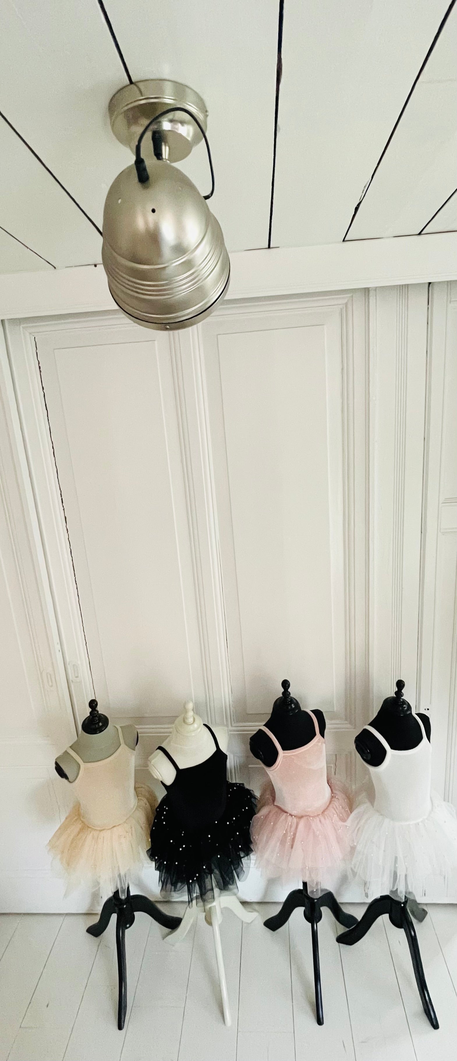 DOLLY® VELVET LEOTARD ROMPER WITH PEARL TULLE dollypink ⚪