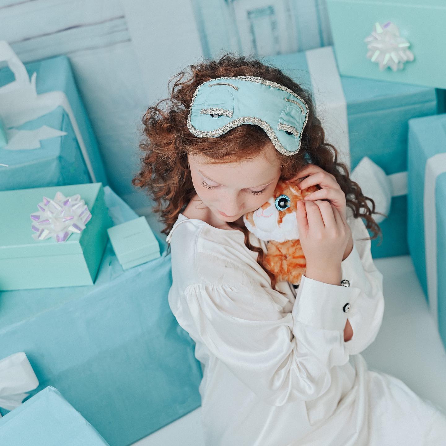 DOLLY TIFFANYS 
TUXE