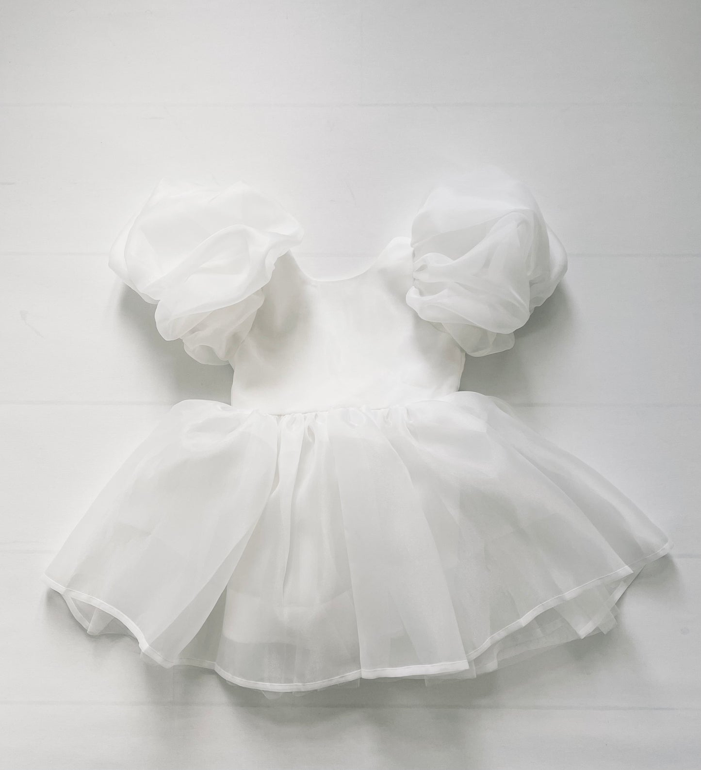 DOLLY WORLD V-BACK PUFF SLEEVE ORGANZA TUTU DRESS white