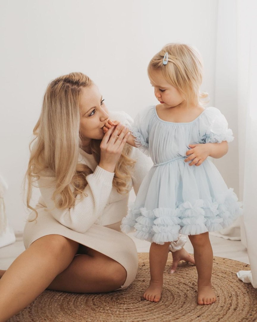 VESTIDO CON VOLANTES DOLLY by Le Petit Tom ® azul claro