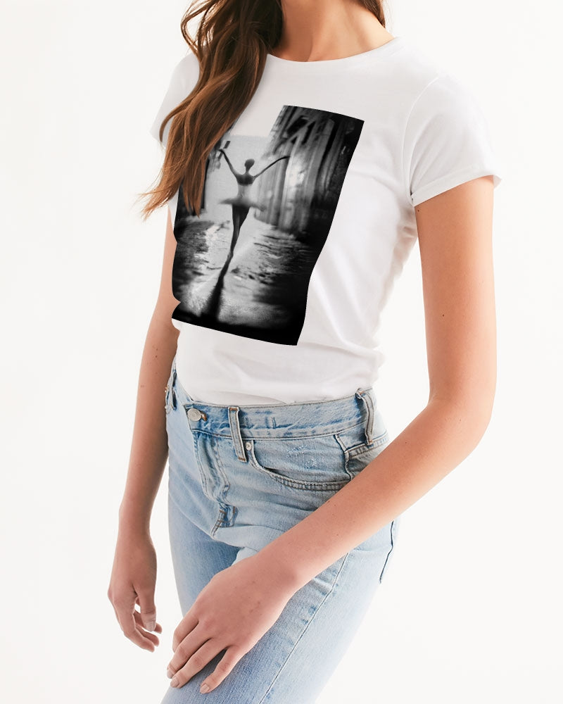 IT'S ME, DOLLY BALLERINA FEELING DOLLY Women's All-Over Print Tee