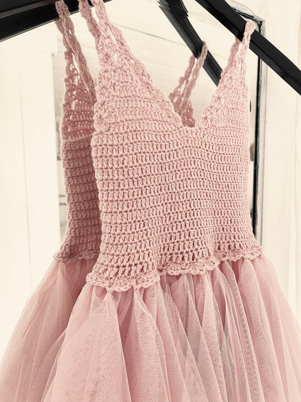 DOLLY by Le Petit Tom ® VESTIDO DE CROCHET TUTU CON CUELLO EN V ballet pink