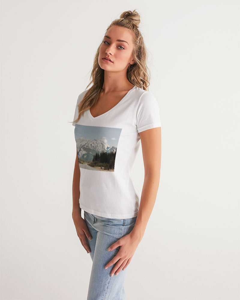 GOING TO CANADA Women's All-Over Print V-Neck Tee