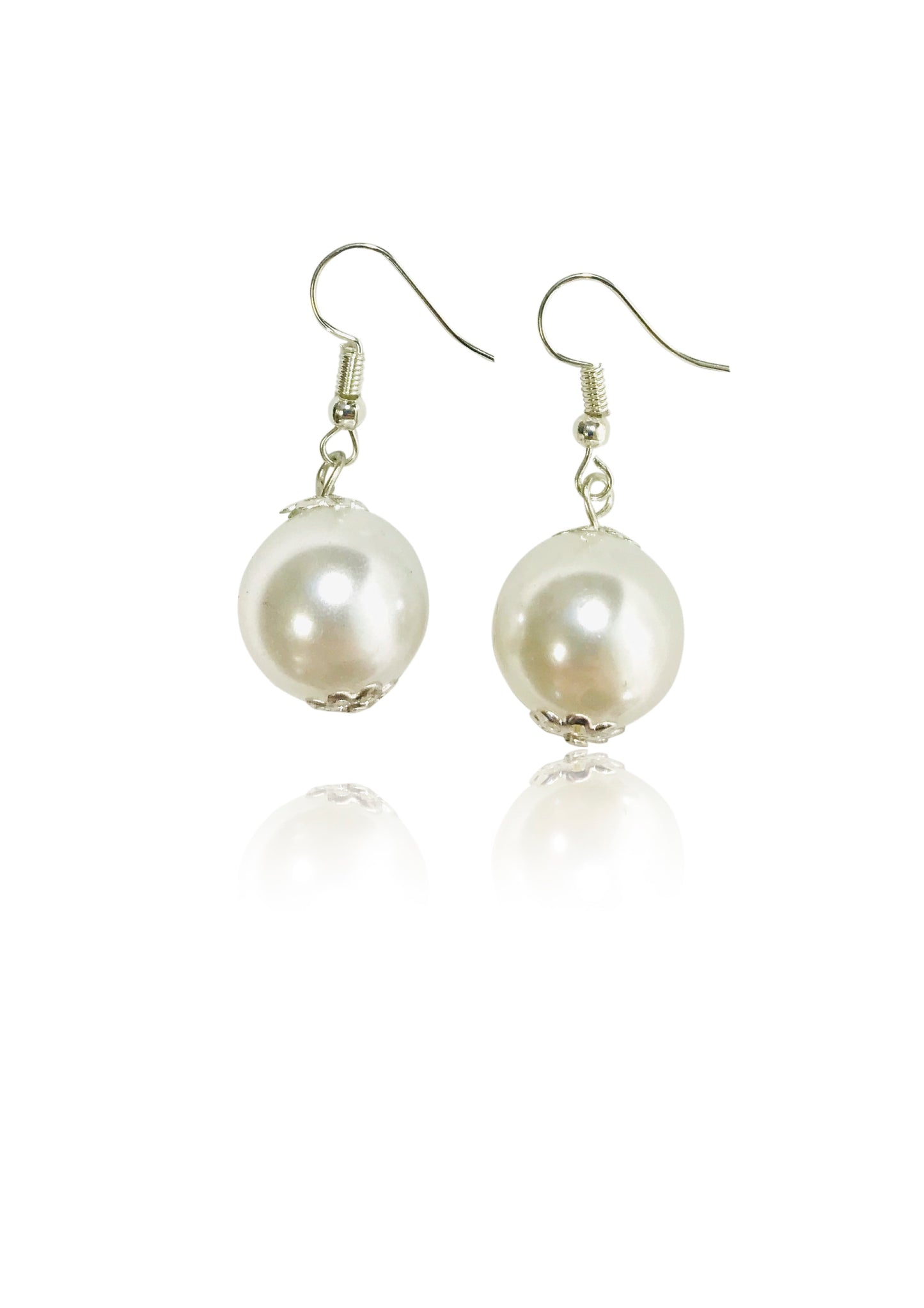 [ OUTLET] DOLLY GOLIGHTLY Breakfast @ Tiffany's PEARL EARRINGS