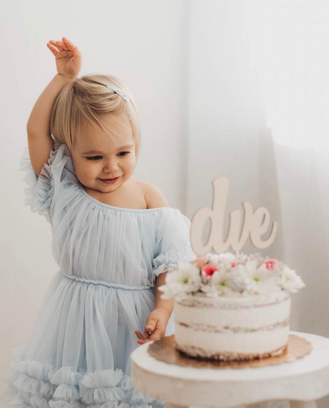 VESTIDO CON VOLANTES DOLLY by Le Petit Tom ® azul claro