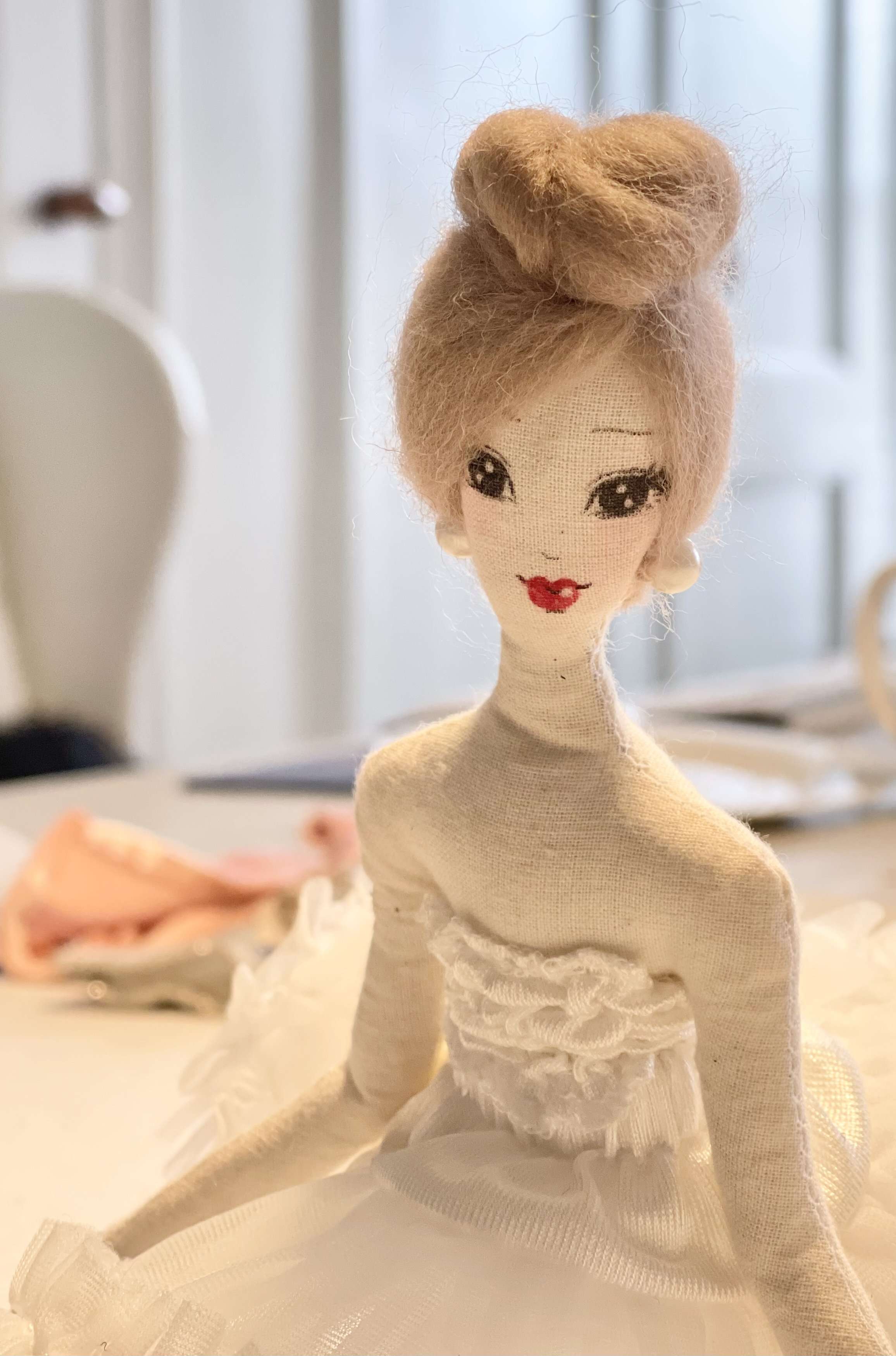 DOLLY FASHION BALLERINA RAG DOLL HIGH HAIR KNOT OFF-WHITE