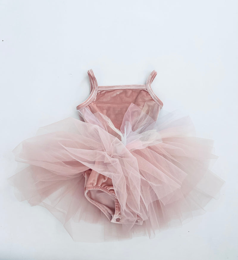 VESTIDO DE TUTU DE LEOTARD DE TERCIOPELO CON ESTRELLAS Y LUNA ⭐️ 🌙 TUL rosa ballet DOLLY®