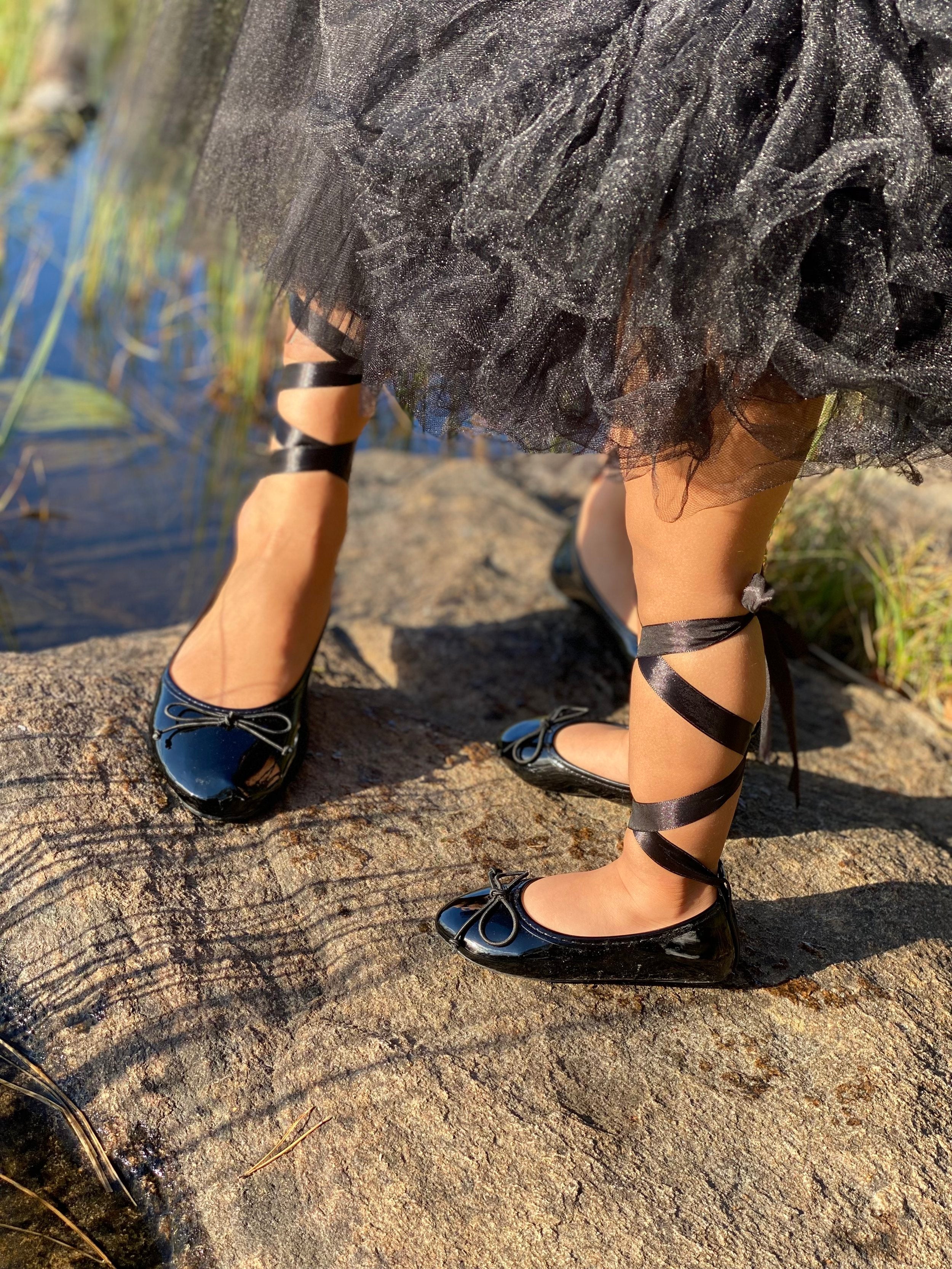 DOLLY by Le Petit Tom ® BAILARINAS CLÁSICAS CON LAZOS NEGRO